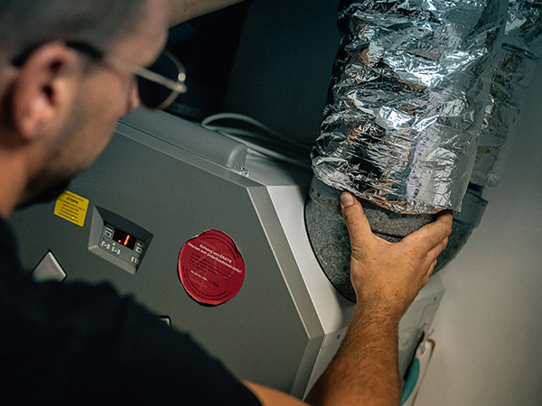 Schema van een WTW ventilatiesysteem